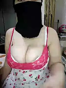 Girls: discover live performances with matured cam models, from teasing to fixations, in a variety of stunning live sex cams.