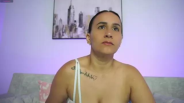 Girls: discover live performances with matured cam models, from teasing to fixations, in a variety of stunning live sex cams.