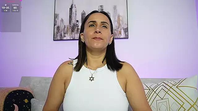 Girls: discover live performances with matured cam models, from teasing to fixations, in a variety of stunning live sex cams.