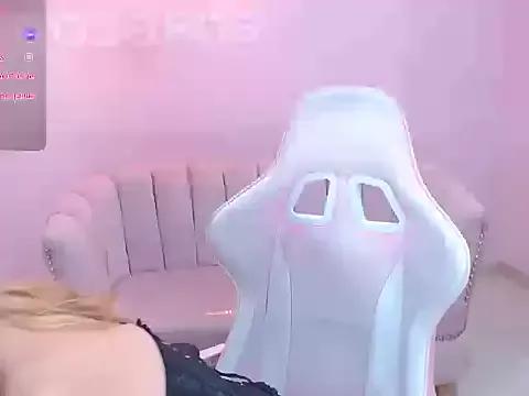 Girls: discover live performances with matured cam models, from teasing to fixations, in a variety of stunning live sex cams.