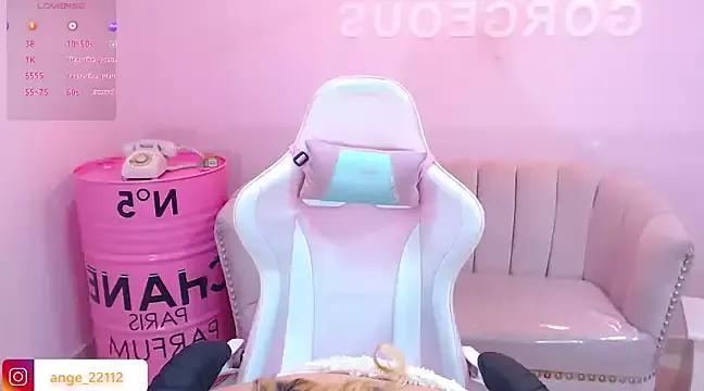Sara_Collman_a from StripChat