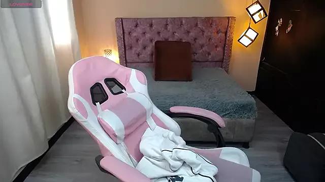 Girls: discover live performances with matured cam models, from teasing to fixations, in a variety of stunning live sex cams.