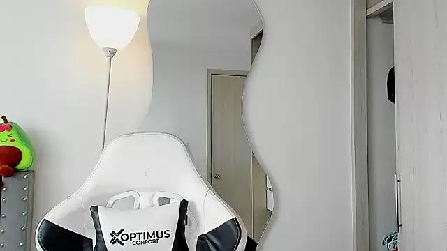 sara_queen99 from StripChat