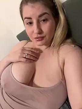 Girls: discover live performances with matured cam models, from teasing to fixations, in a variety of stunning live sex cams.