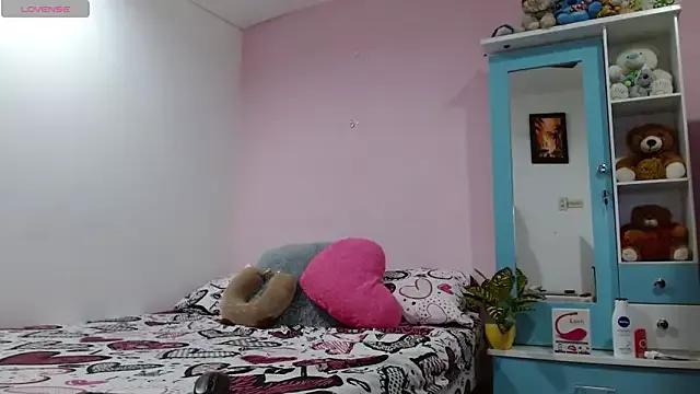saraa_blaze from StripChat is Freechat