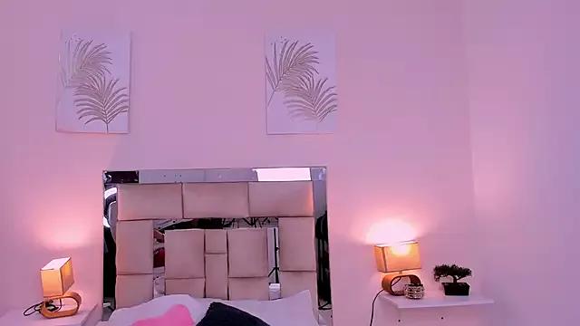 Girls: discover live performances with matured cam models, from teasing to fixations, in a variety of stunning live sex cams.