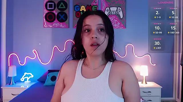SaraCampur from StripChat