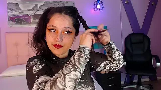 SaraCampur from StripChat