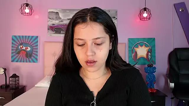 SaraCampur from StripChat