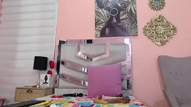 sarah-banks from StripChat