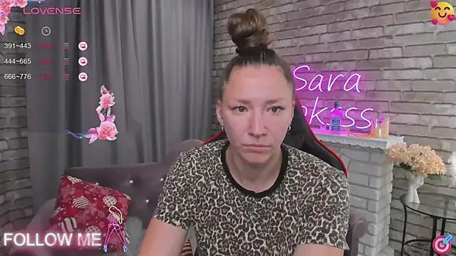 SarahCoksss from StripChat is Freechat
