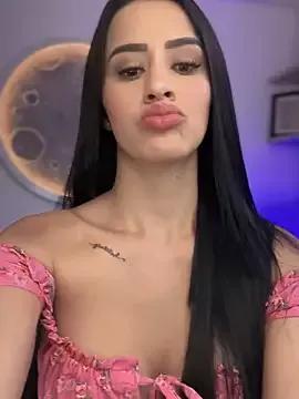 Girls: discover live performances with matured cam models, from teasing to fixations, in a variety of stunning live sex cams.