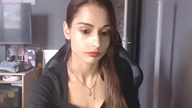 Sarahqueen001 from StripChat