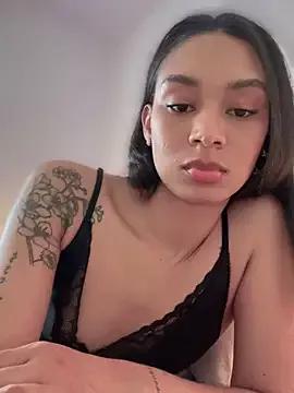 Sarakux from StripChat is Freechat