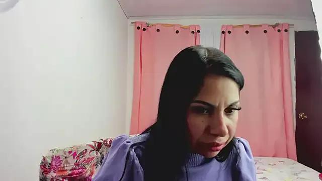 Girls: discover live performances with matured cam models, from teasing to fixations, in a variety of stunning live sex cams.