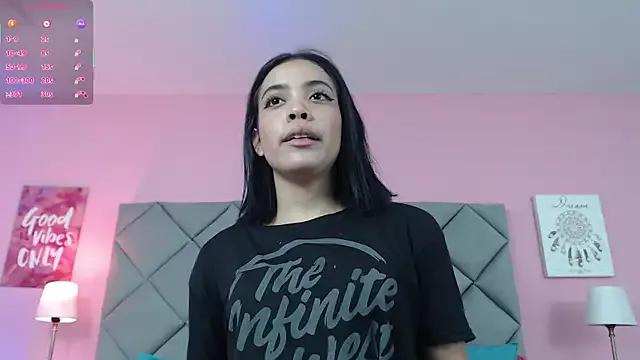 SaraSchmitt from StripChat is Freechat
