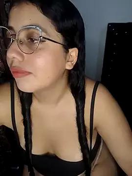 SaraSweet19 from StripChat