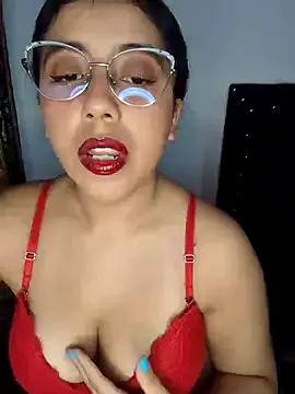 SaraSweet19 from StripChat