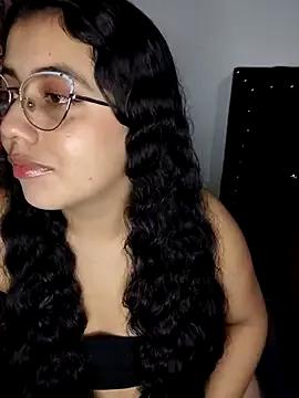 SaraSweet19 from StripChat