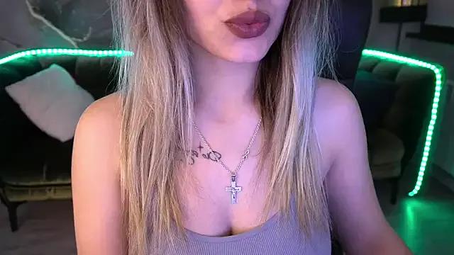 SashaBloom__ from StripChat
