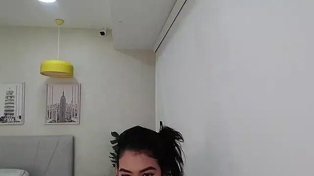 Girls: discover live performances with matured cam models, from teasing to fixations, in a variety of stunning live sex cams.