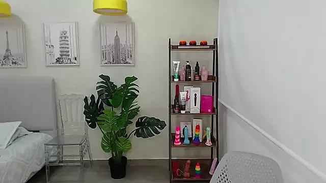 Girls: discover live performances with matured cam models, from teasing to fixations, in a variety of stunning live sex cams.