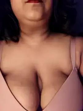 Girls: discover live performances with matured cam models, from teasing to fixations, in a variety of stunning live sex cams.