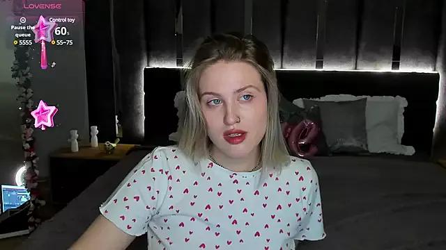 Girls: discover live performances with matured cam models, from teasing to fixations, in a variety of stunning live sex cams.