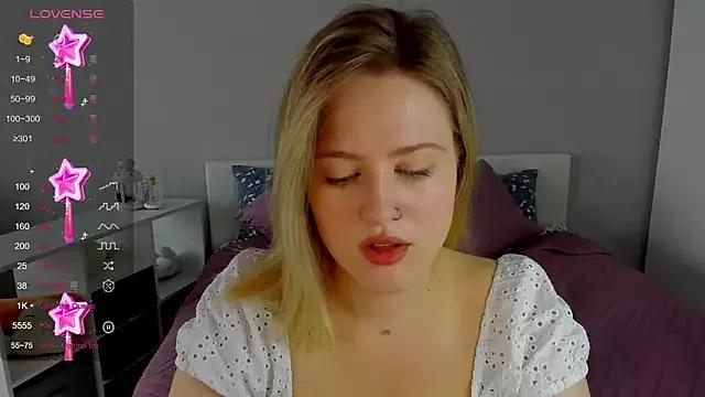 Sassy_Talkin_ from StripChat is Freechat