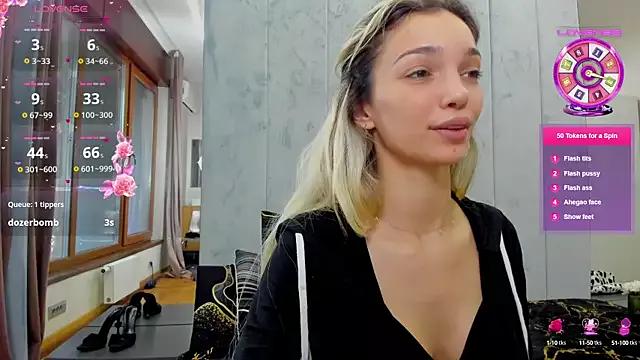 Sassy_Teen from StripChat is Freechat