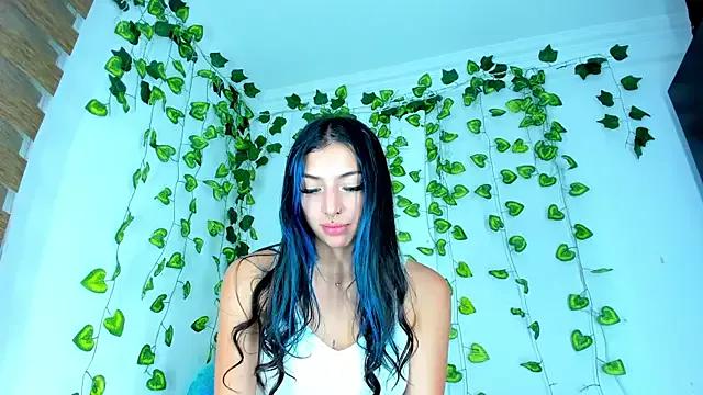Girls: discover live performances with matured cam models, from teasing to fixations, in a variety of stunning live sex cams.