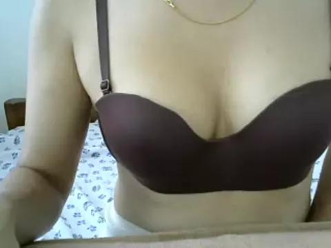 Savannah_white from StripChat