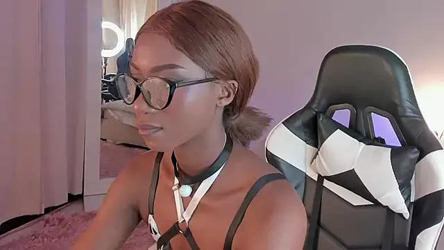 SavannahWildee from StripChat
