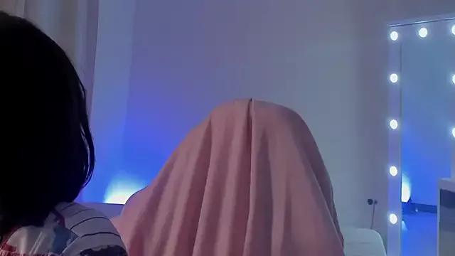 SavannahWildee from StripChat