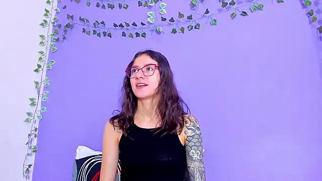 Girls: discover live performances with matured cam models, from teasing to fixations, in a variety of stunning live sex cams.