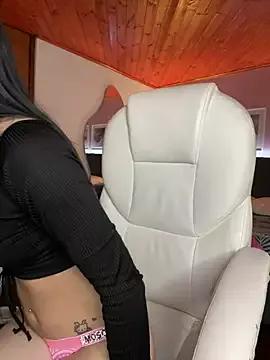 Girls: discover live performances with matured cam models, from teasing to fixations, in a variety of stunning live sex cams.