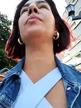 Girls: discover live performances with matured cam models, from teasing to fixations, in a variety of stunning live sex cams.