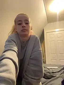 SeccySerena on StripChat