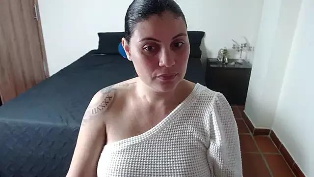 Girls: discover live performances with matured cam models, from teasing to fixations, in a variety of stunning live sex cams.