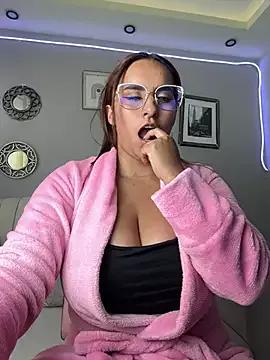 Girls: discover live performances with matured cam models, from teasing to fixations, in a variety of stunning live sex cams.