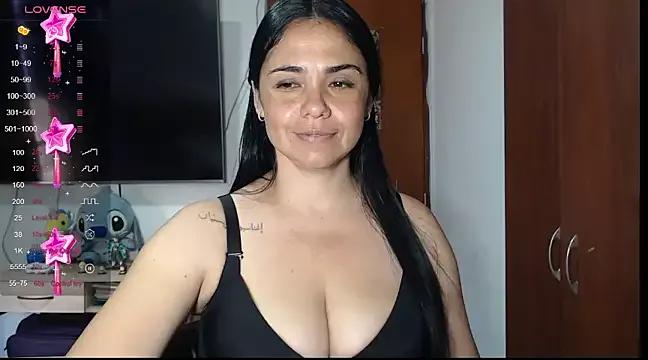 Girls: discover live performances with matured cam models, from teasing to fixations, in a variety of stunning live sex cams.