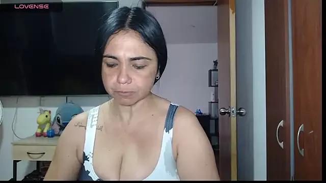 selena_ferri from StripChat is Freechat