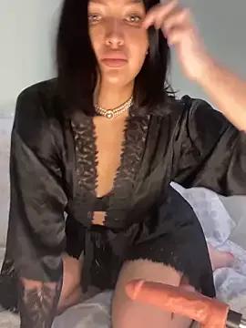 SelenaFoxy from StripChat