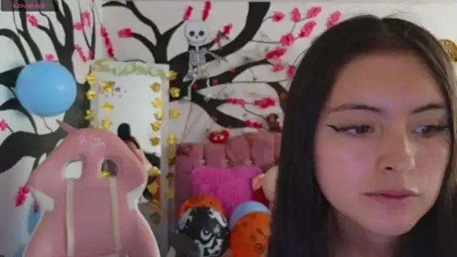 serena_tay from StripChat