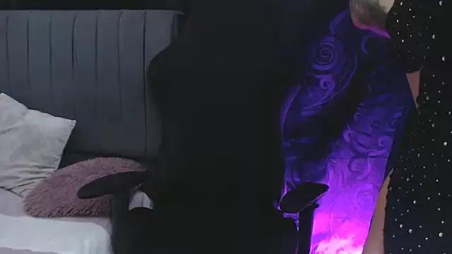 Girls: discover live performances with matured cam models, from teasing to fixations, in a variety of stunning live sex cams.