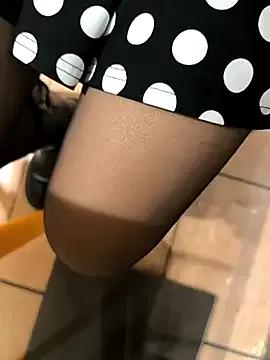 Girls: discover live performances with matured cam models, from teasing to fixations, in a variety of stunning live sex cams.