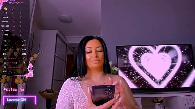 Girls: discover live performances with matured cam models, from teasing to fixations, in a variety of stunning live sex cams.