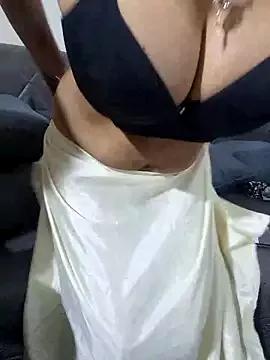 Girls: discover live performances with matured cam models, from teasing to fixations, in a variety of stunning live sex cams.