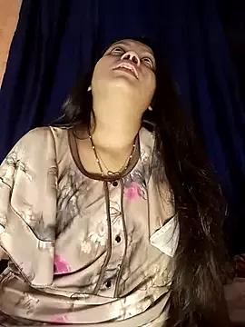 Girls: discover live performances with matured cam models, from teasing to fixations, in a variety of stunning live sex cams.