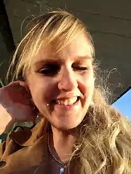 Sexybiene969 from StripChat is Freechat